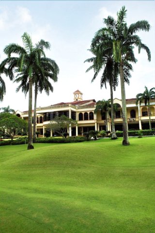 丹绒布蒂里高尔夫度假酒店有限公司(Tanjong Puteri Golf Resort Berhad)