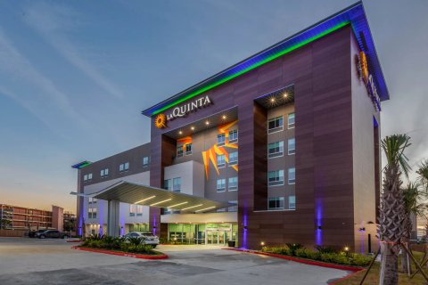 加尔维斯顿西防波堤拉昆塔套房酒店(La Quinta Inn & Suites by Wyndham Galveston West Seawall)