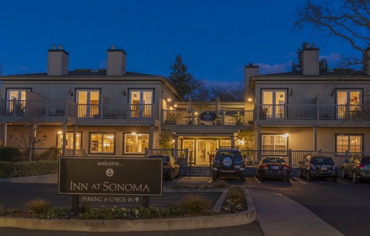 索诺马，四姐妹酒店(Inn at Sonoma, A Four Sisters Inn)