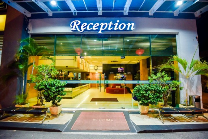 曼绒丽池花园酒店(Ritz Garden Hotel Manjung)