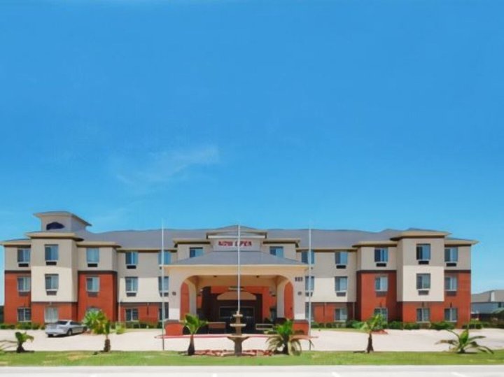 达拉斯湖贝斯特韦斯特酒店(Best Western Plus Lake Dallas Inn & Suites)