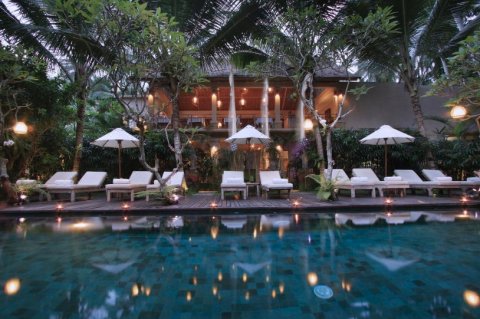 珀里苏尼亚假日酒店(Puri Sunia Resort)