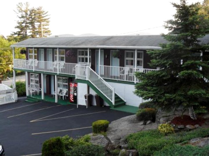 松树溪汽车旅馆(Pinebrook Motel)