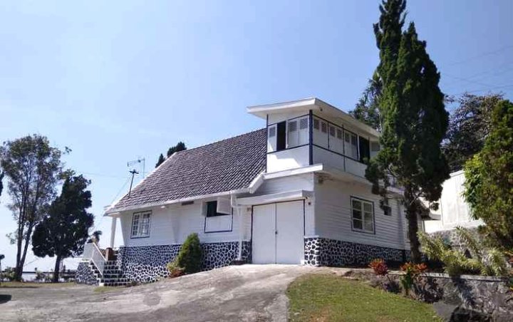Villa De Nusa Bhakti