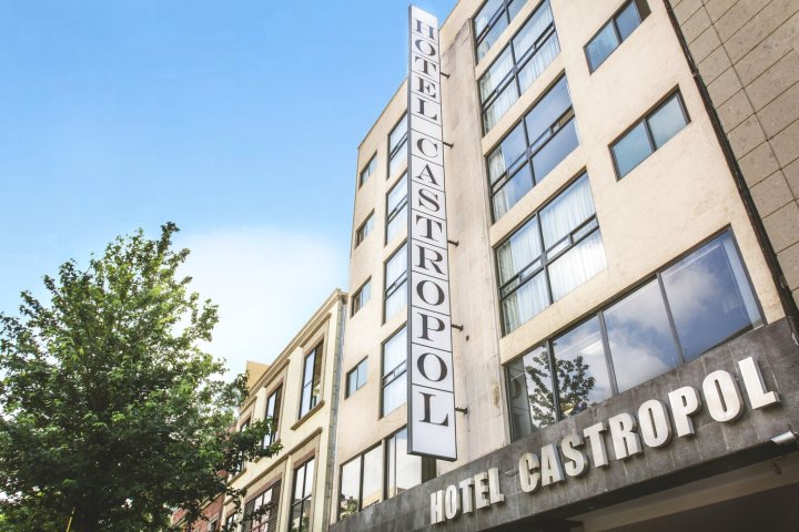 卡斯特罗波尔酒店(Hotel Castropol)