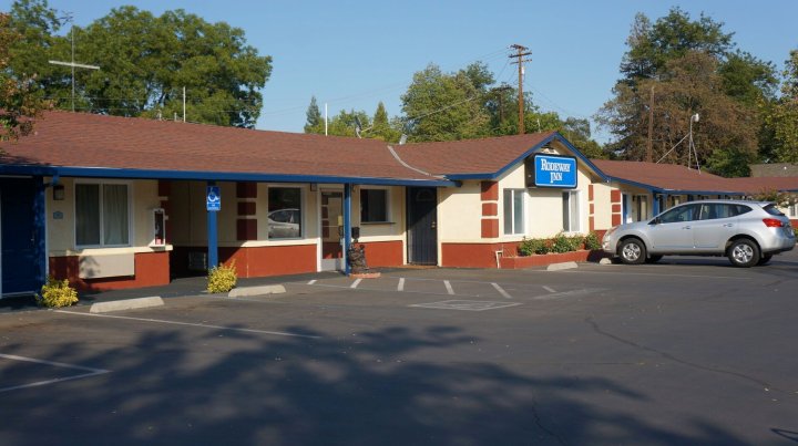 奇科大学区罗德威酒店(Rodeway Inn Chico University Area)