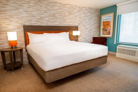 科罗娜希尔顿惠庭酒店(Home2 Suites by Hilton Corona)