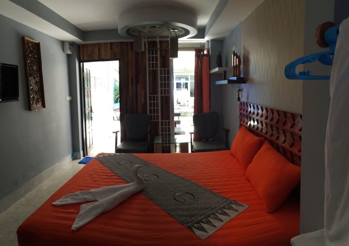 芭东双手民宿(Patong 2-Hand Guesthouse)