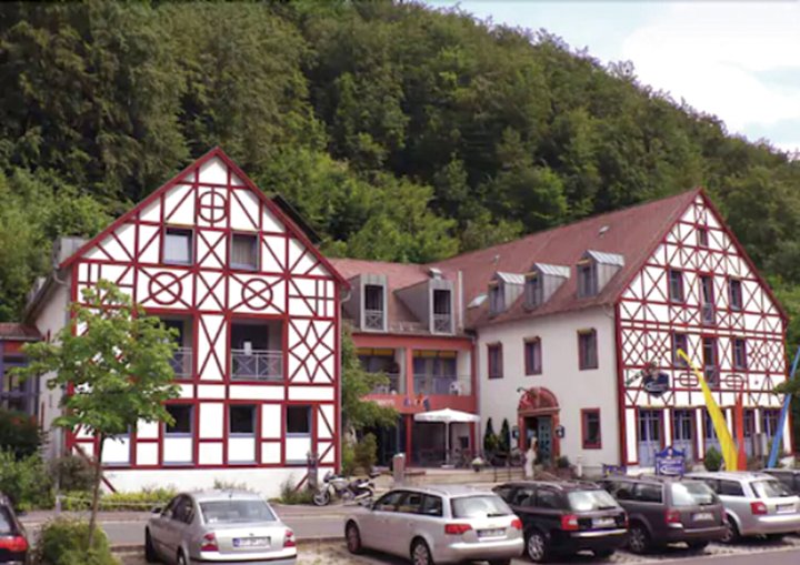 百灵达休闲和商务酒店(Behringers Freizeit - Und Tagungshotel)