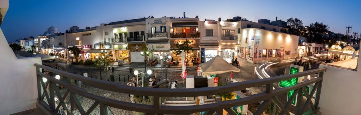 圣托里尼主广场酒店(Santorini Main Square)