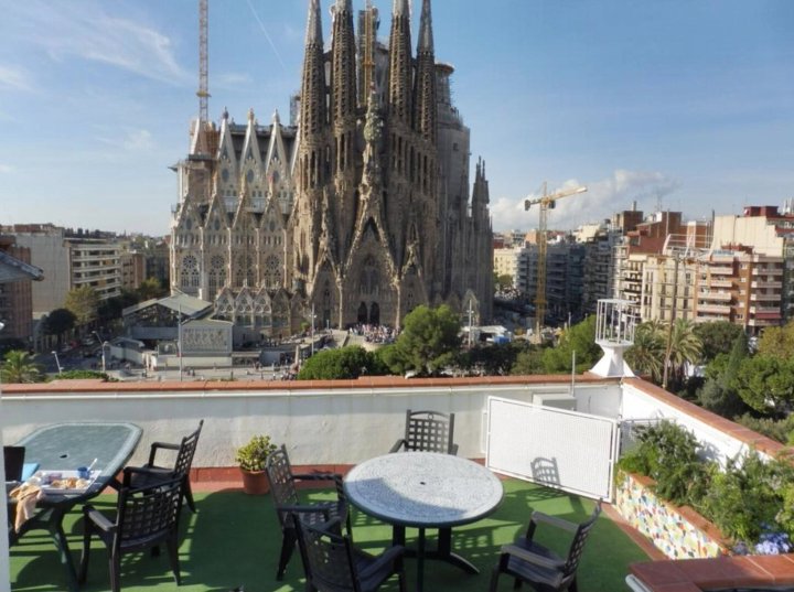 高第窝公寓酒店(Absolute Sagrada Familia)