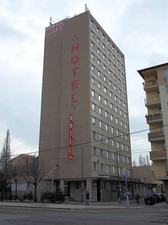 祖格洛酒店(Zuglo Hotel)
