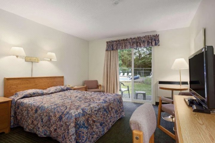 布雷斯桥旅客之家酒店(Travelodge by Wyndham Bracebridge)