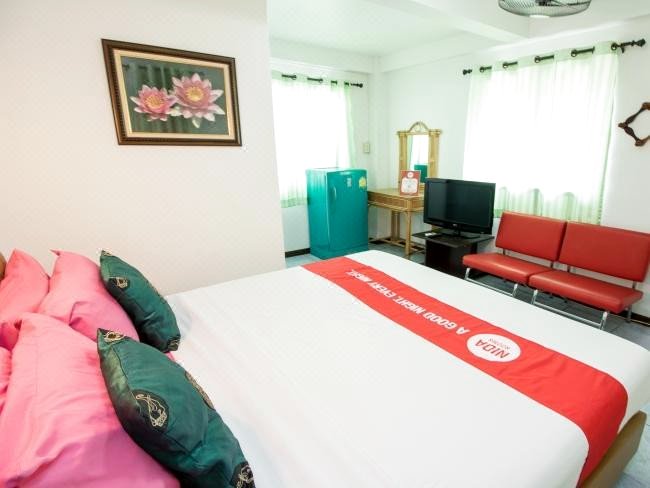 大城赫拉查标志201奈达酒店(Nida Rooms Horatanachai 201 Iconic at P.U. Guesthouse)
