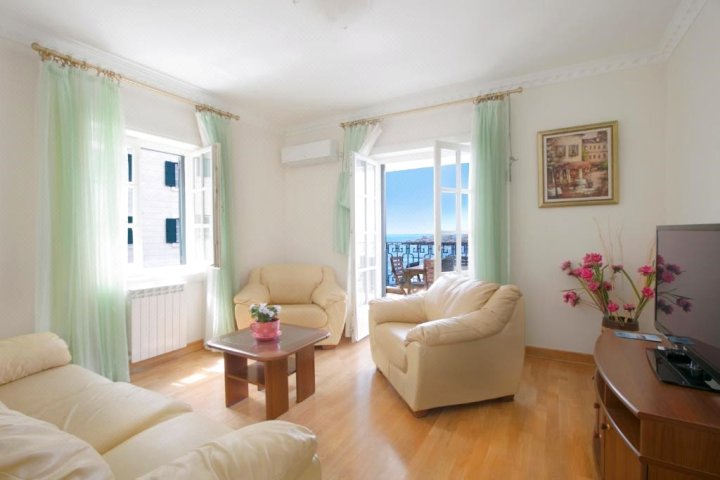 蒙特圣公寓酒店(Montesan Beach Apartments Sveti Stefan)