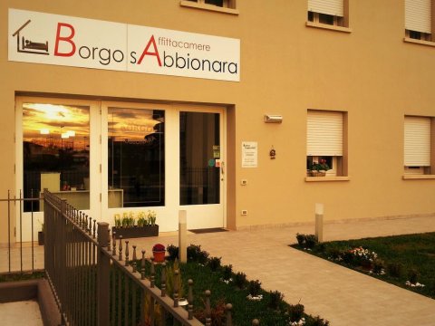 博尔戈酒店(Affittacamere Borgo Sabbionara)