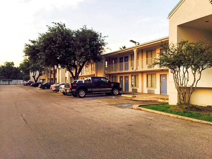 德克萨斯休斯顿 - 东 6 号汽车旅馆(Motel 6 Houston, TX - East)