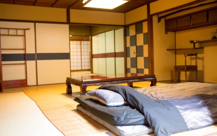 二条城近く120年の歴史の京町家を貸切(Near Nijo-jo 120-year-old Japanese Style House)