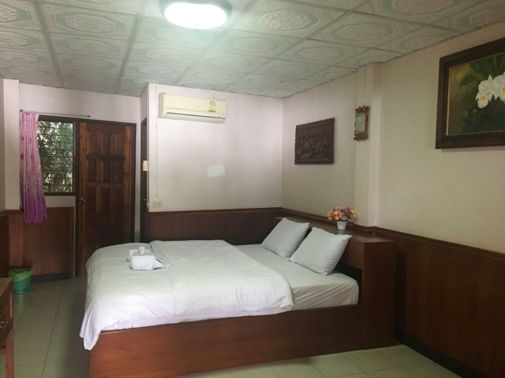 Baan Suantanai Amphawa民宿(Baan Suantanai Amphawa Homestay)