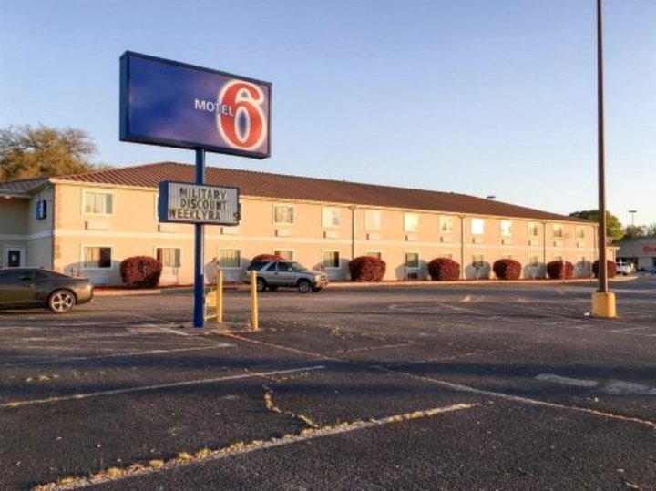 格鲁吉亚海恩斯维尔 6 号汽车旅馆(Motel 6-Hinesville, GA)