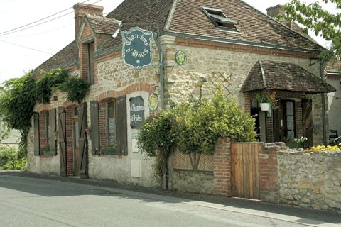 谢河畔沙特雷住宿加早餐旅馆(Chambres d'hôtes Châtres-Sur-Cher)