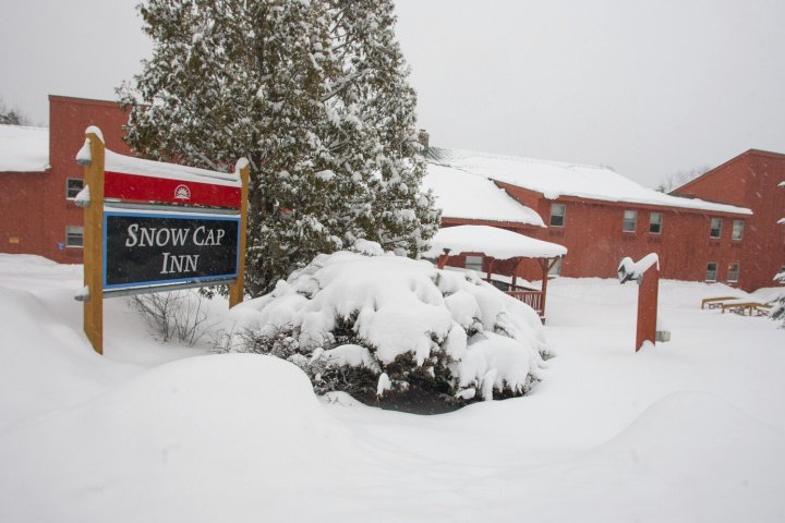 雪峰旅馆(Snow Cap Inn)