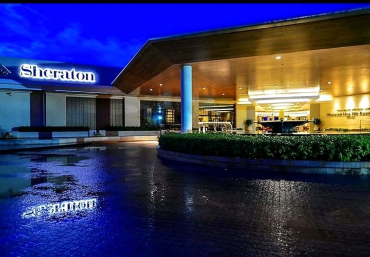 华欣蓝礁湖公寓酒店(Hua Hin Blue Lagoon Condotel)