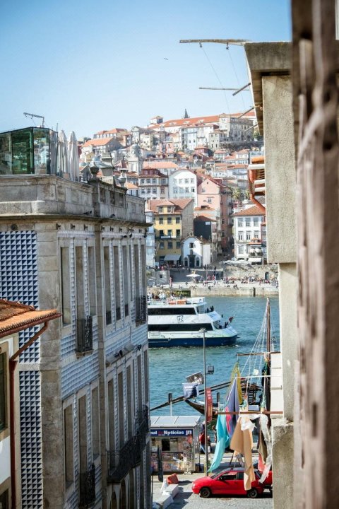 波尔多城市主人波尔多景观红酒公寓(Porto Views & Wines by Porto City Hosts)