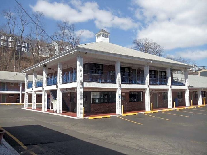 埃尔姆斯福德戴斯酒店(Days Inn by Wyndham Elmsford)