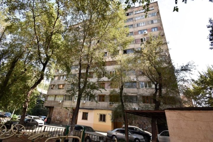 玛什陶斯大道复古城市公寓(RetroCity Apartments at Mashtots Avenue)