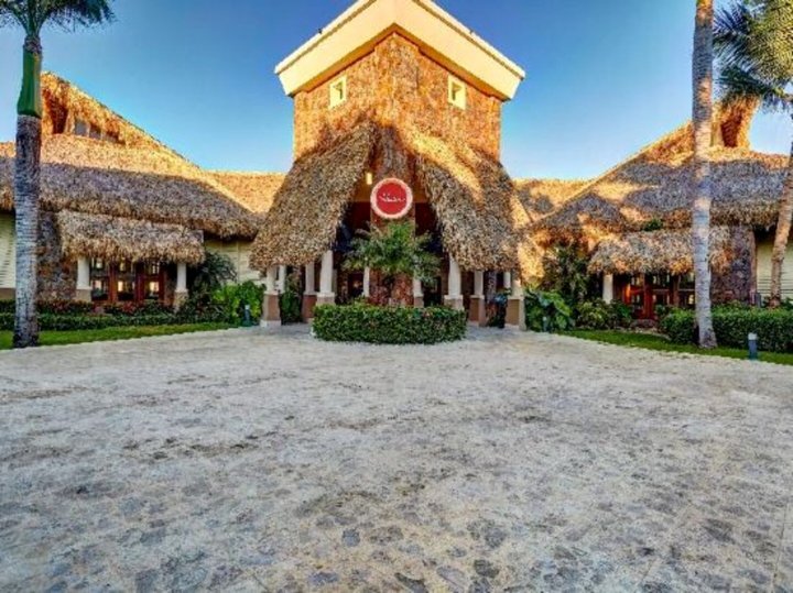 罗亚尔顿蓬塔卡纳全包度假村(Royalton Punta Cana All-Inclusive Resort & Casino)