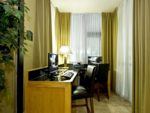 北亚特兰大凯隆酒店及会议中心(Budgetel Inn & Suites Atlanta)