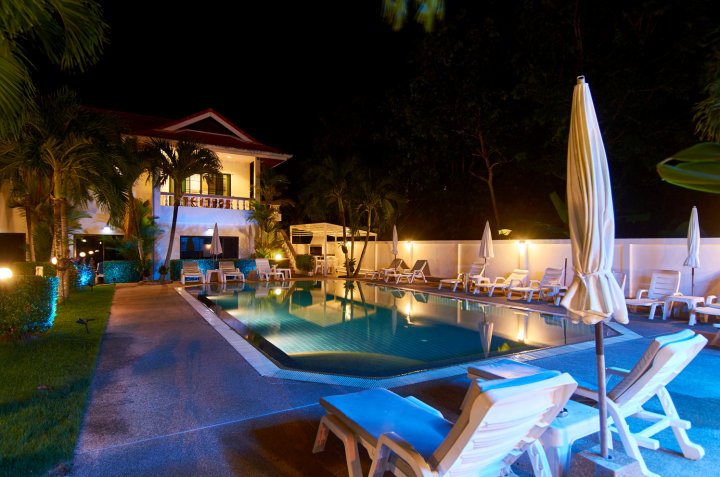 普吉岛海滨别墅酒店(Phuket Riviera Villas)