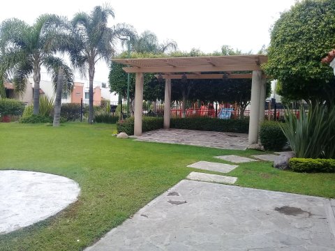 瓜达卢佩旅馆(Guadalupe Inn House)