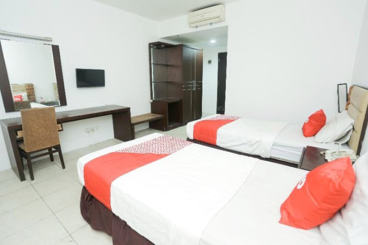 1724森美兰酒店(OYO 1724 Hotel Sembilan Sembilan)