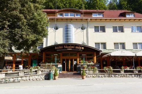 斯卡尔麦林酒店(Hotel Skalní Mlýn)