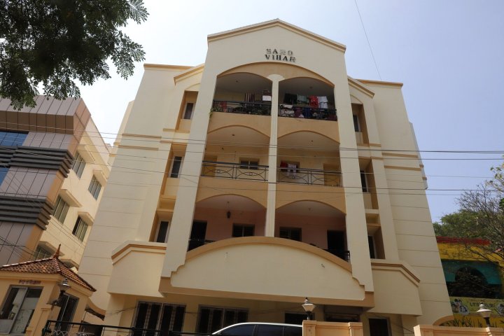 Aishwaryam Service Apartment