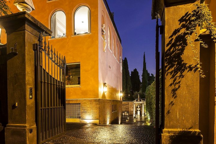 罗马佩波里 9 号设计套房酒店(Pepoli9 Design Suites in Rome)