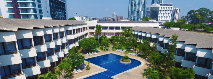 特罗皮卡纳酒店(Hotel Tropicana Pattaya)