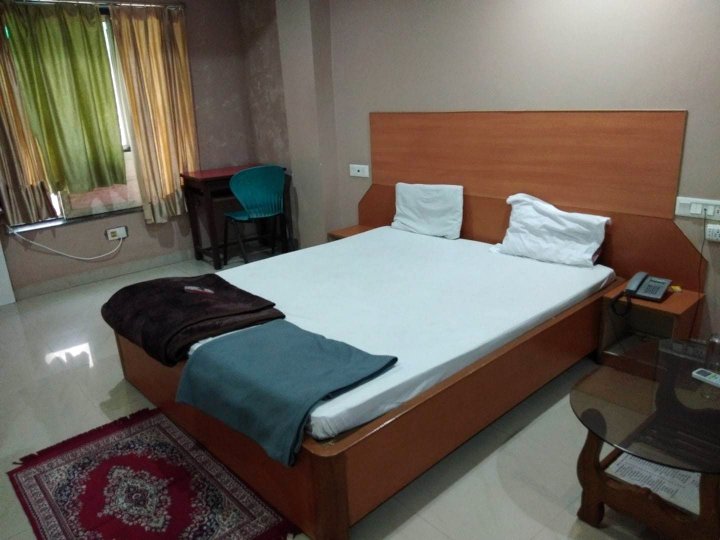 拉贾达尼舒适酒店(Hotel Rajdhani Comforts)