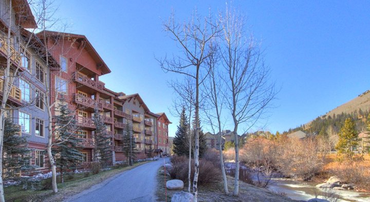 库柏山中央村庄特克山酒店(Tucker Mountain at Center Village by Copper Mountain Lodging)