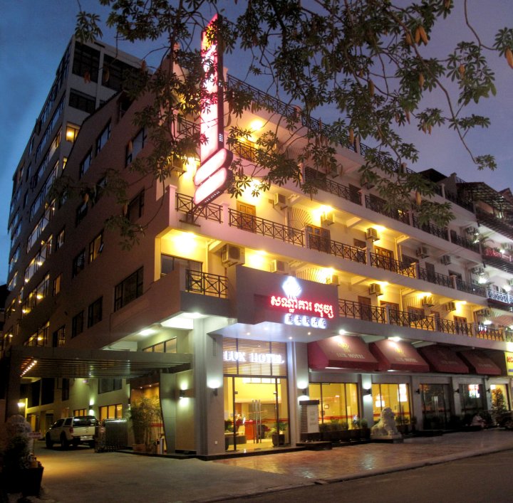 豪华河滨酒店(Lux Riverside Hotel & Apartment)