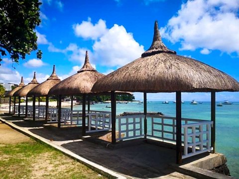 蒙舒瓦西珊瑚海滨酒店(Coral Azur Beach Resort Mont Choisy)