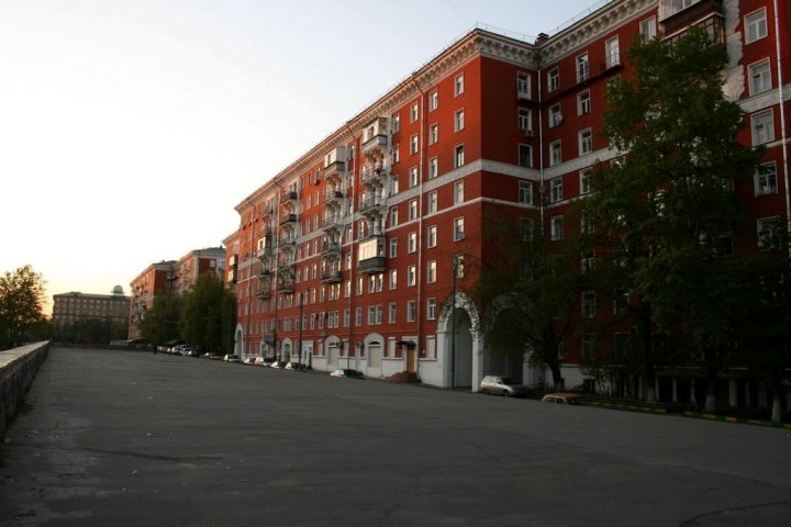 莫斯科国立大学斯佩西公寓(Spacy Apartment Near Moscow State University)