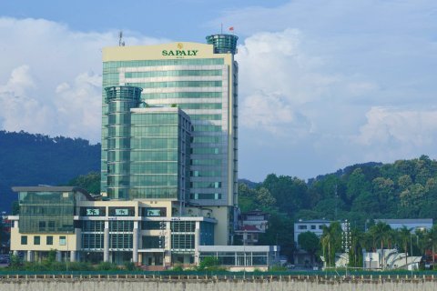 老街瑞雅酒店(Sapaly Lao Cai City Hotel)