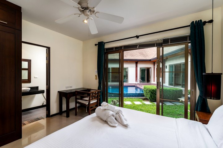 普吉岛翡翠泳池别墅(Emerald Pool Villa Phuket)