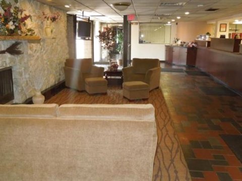 宾厄姆顿维斯塔尔凯艺套房酒店(Quality Inn & Suites Binghamton Vestal)