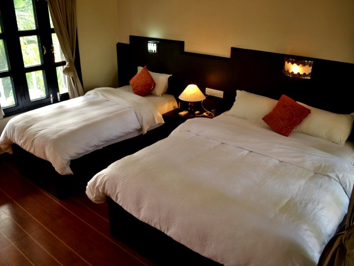 犀牛别墅酒店(Rhino Lodge & Hotel)