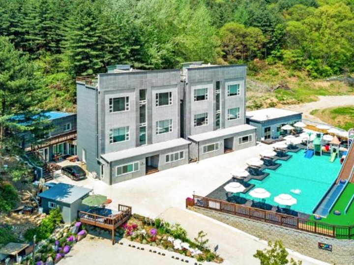 南杨州舒适山丘 SPA 旅馆(Namyangju Cozy Hill Pension)