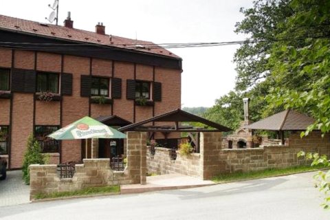 曼靡膳食公寓&餐厅(Penzion a Restaurace U Mámy)